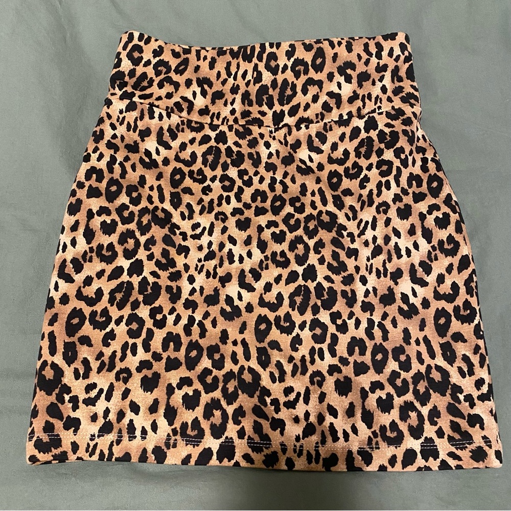 Mini skirt - Picture 2 of 3